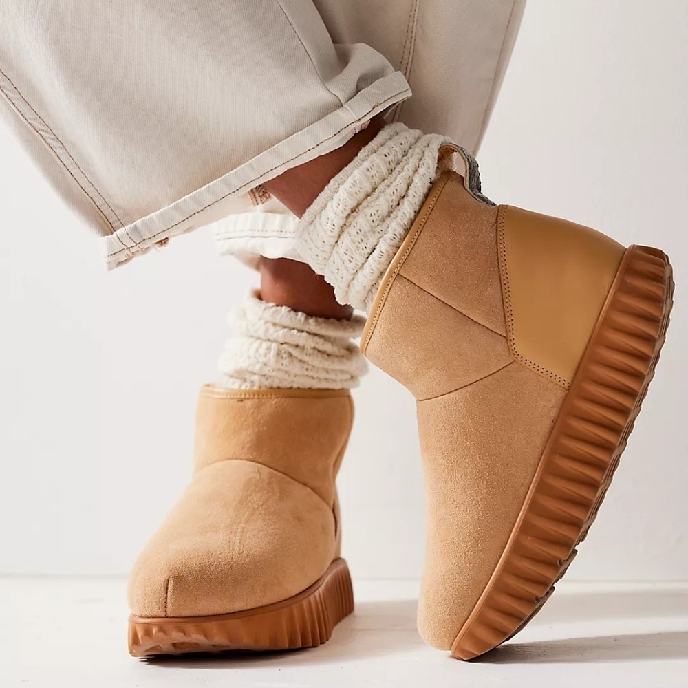 4CCCCEES Shearling Boots Size 41